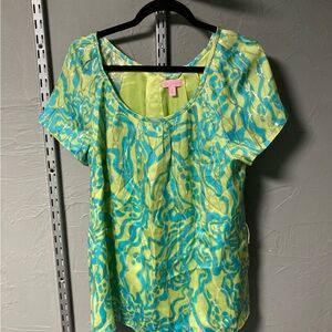 Lilly Pulitzer Blue Graphic Blouse with Relaxed Style